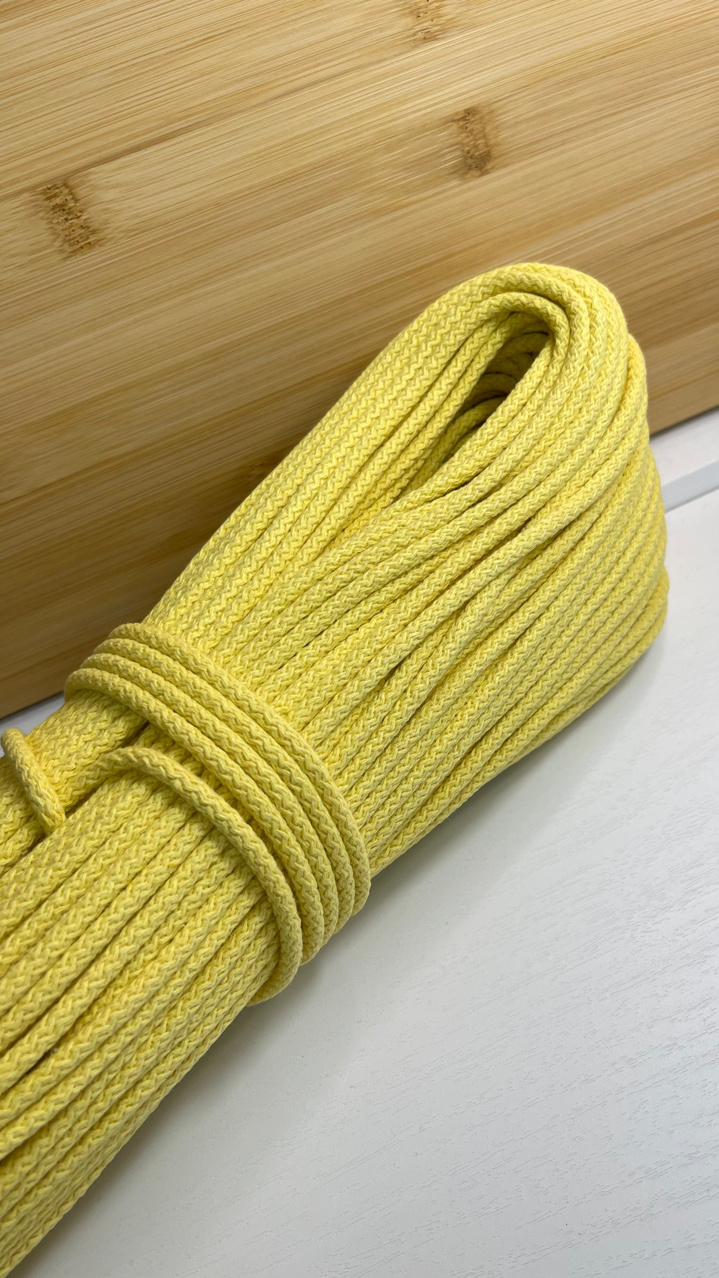 GIALLO CHIARO