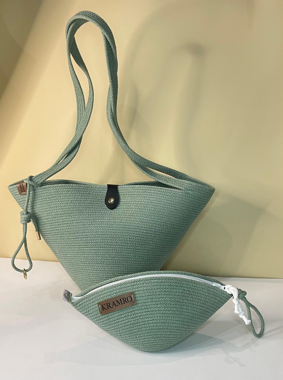Borsa a cono + Porta trucchi